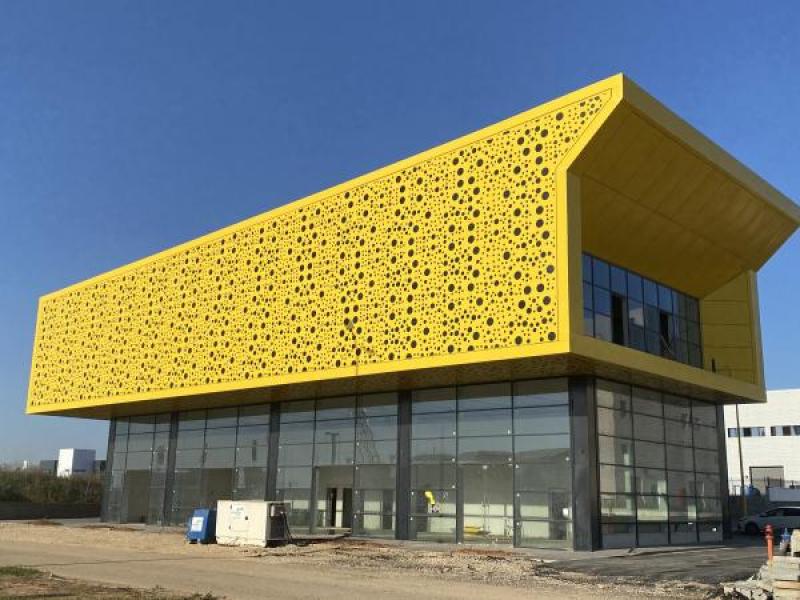 בניין משרדים ,כפר סבא