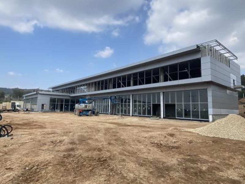 מרכז מסחרי . מגדל העמק